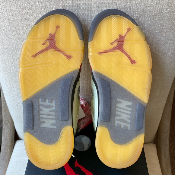 Air Jordan 5 Retro - Picture 5 of 7